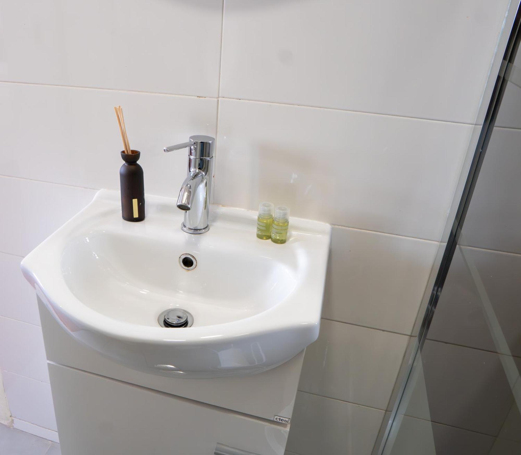 Matching Loures Guest House Экстерьер фото